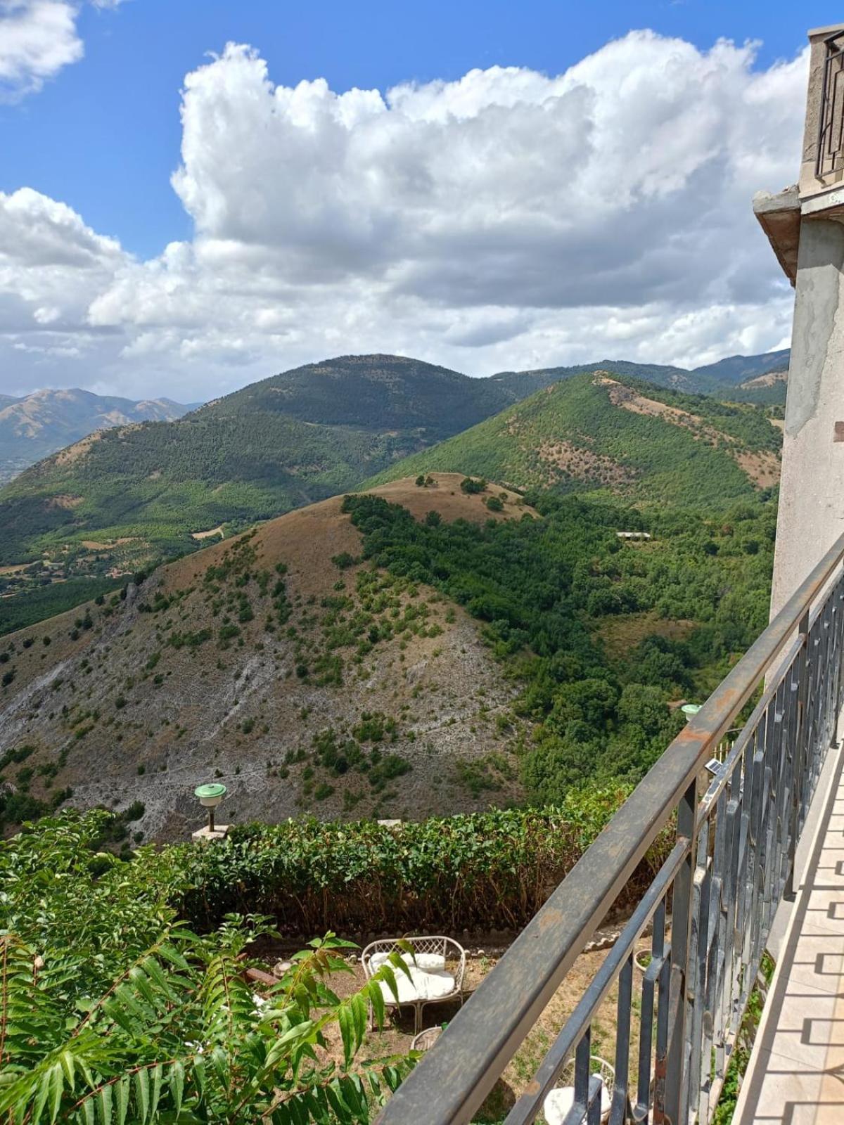 Vila Locazione Turistica" La Rupe" Marsicovetere Exteriér fotografie